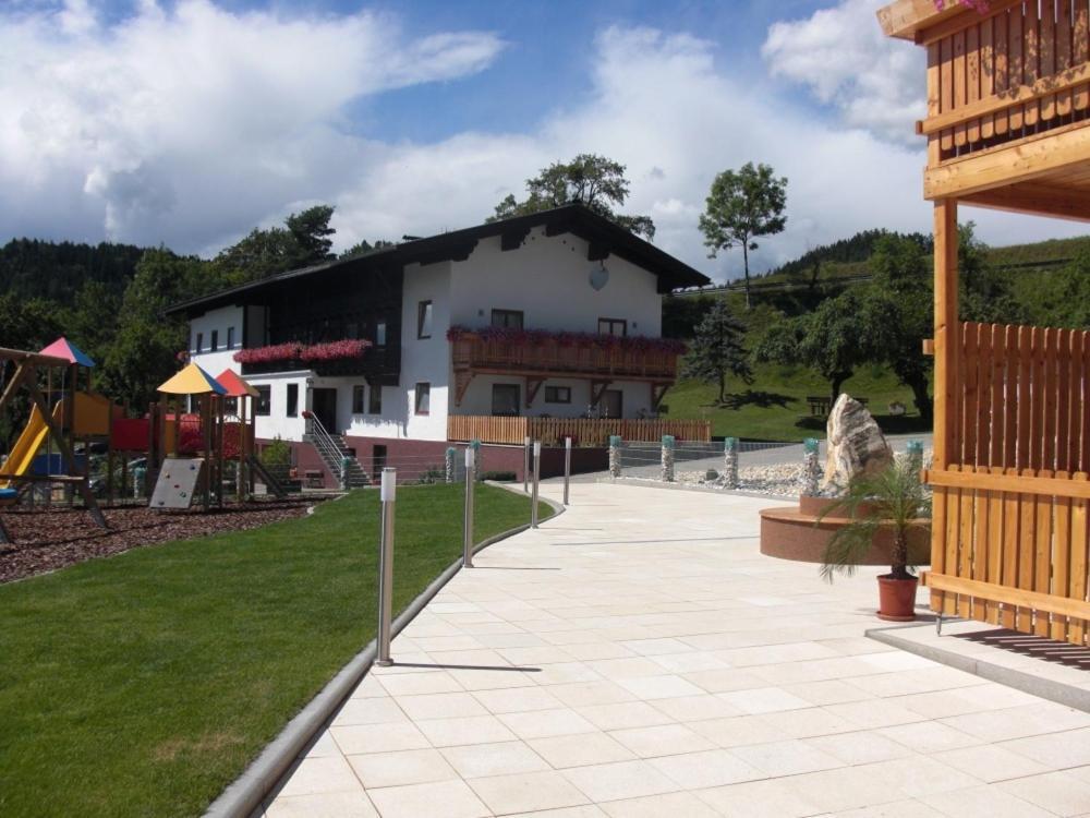 Panoramadorf Saualpe Hotel Eberstein Eksteriør billede