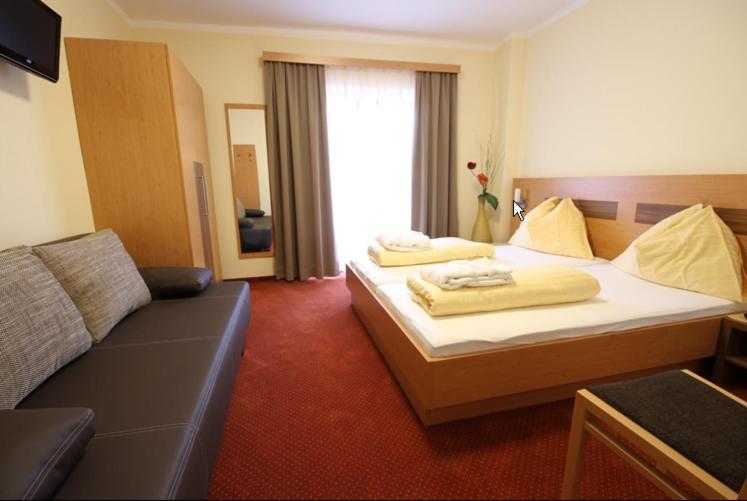 Panoramadorf Saualpe Hotel Eberstein Eksteriør billede