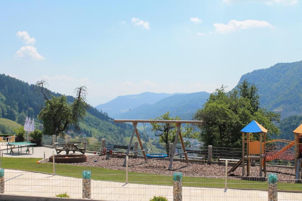 Panoramadorf Saualpe Hotel Eberstein Eksteriør billede